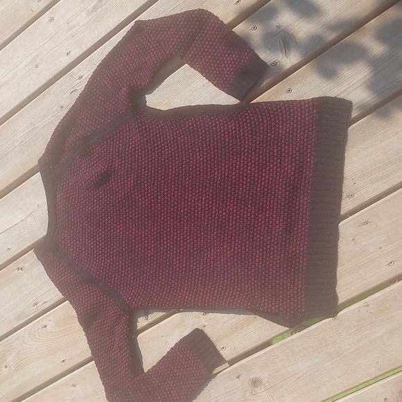 Sweater - Picture 6 of 9